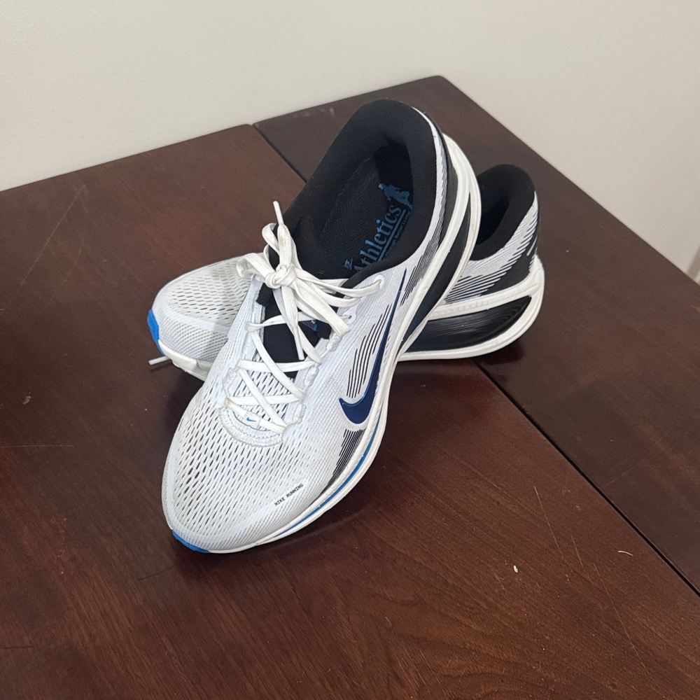 Nike Vomero 18